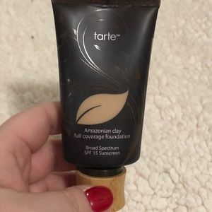 Tarte Amazonian clay foundation